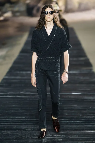 Look 2